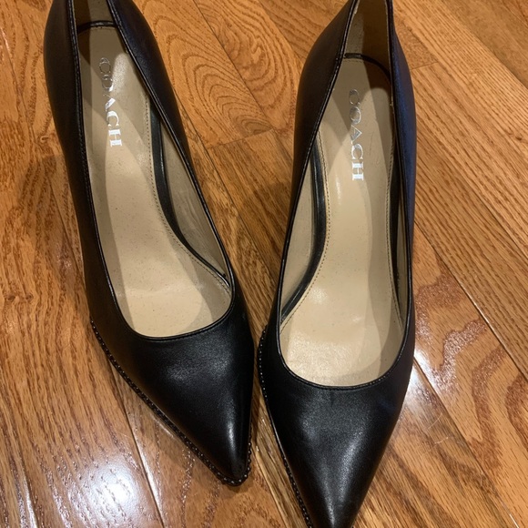 Black Coach women’s pointy heels size 10 B - Picture 2 of 4